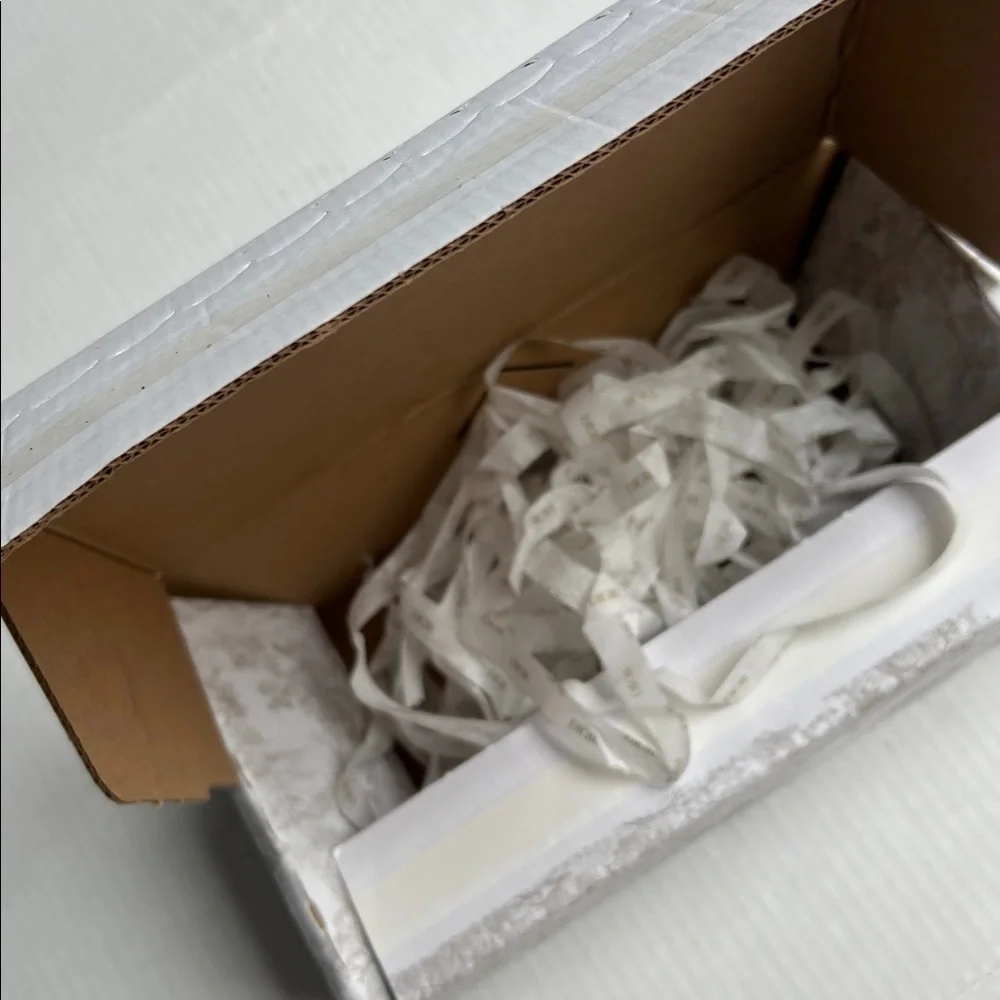 Dior White and GoldGift Packaging Set
